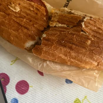 Köfteci Yusuf'tan Bozuk Ve Soğuk Tost, Zorla Kredi Kartı Ödemesi Ve İade Talebi