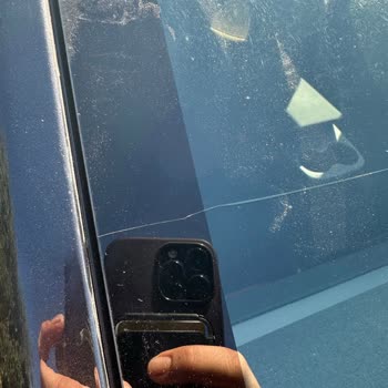 Tesla Model Y Cam Çatlağı İçin Servisin Reddetmesi Ve Uzun Süreli Mağduriyet