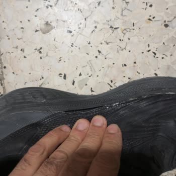 FLO Akyaka'da Kinetix Ayakkabının Kısa Sürede Kenar Açılması Ve Değişim Talebi