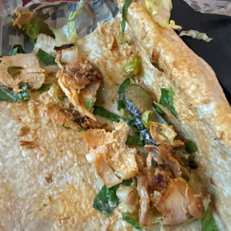 Usta Dönerci Şubesinde Görseliyle Uyuşmayan Dürüm Ve Kaba Personel Davranışı