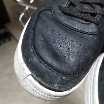 Reebok Ayakkabısının Kısa Sürede Çürümesi Ve FLO Mağazasının Destek Vermemesi