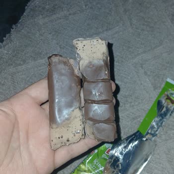 Eti İçibol Antep Fıstıklı Sütlü Çikolatada Boyut Ve Tat Tutarsızlığı Kalite Kontrol Şikayeti