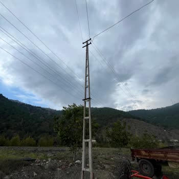 Yetersiz Sokak Aydınlatması Ve YEPAŞ İlgisizliği 7 Ayda Karanlıkta Düşen Yaşlı Komşuyu Yaraladı
