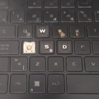 Garanti Kapsamındaki Klavye Değişiminde Haksız Ücret Ve Kargo Gecikmesi