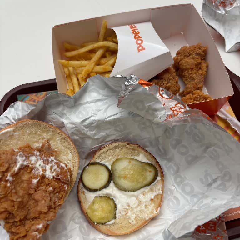 Popeyes Afyon Şubesinde İlgisiz Personel Ve Yanlış Sipariş İçeriği