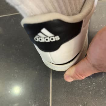 Arka Taban Ayrılan Adidas Courtblock Ayakkabı İçin Hızlı Değişim Talebi