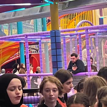 Forum İstanbul Zeplinx Zipline’da Çocuk Sıraya Alınmadı Ve Personel Kaba Davrandı