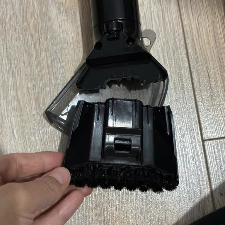 Onvo 100 Model Halı Koltuk Yıkama Makinesi Başlık Parçası Kırıldı