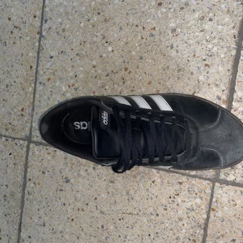 Adidas Ayakkabısında Kısa Sürede Üretim Hatası Ve Mağaza Reddine Karşı Değişim Talebi