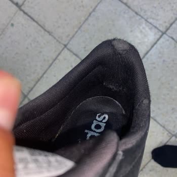 Adidas Ayakkabısında Kısa Sürede Üretim Hatası Ve Mağaza Reddine Karşı Değişim Talebi