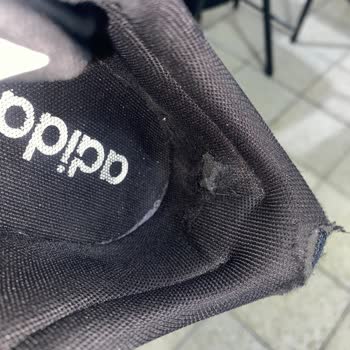 Adidas Ayakkabısında Kısa Sürede Üretim Hatası Ve Mağaza Reddine Karşı Değişim Talebi