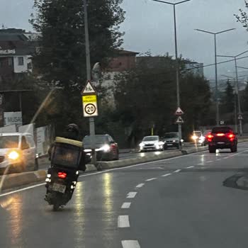 Getir Kuryesinin Arabamın Yan Aynasını Kırması Ve Kaçması