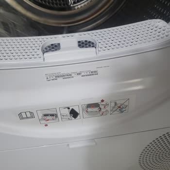 Media Markt Bornova’da Teslim Edilen Kurutma Makinesi Yanlış Ve Çizik Ürün