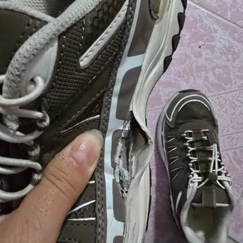 Deichmann Mağazasında Satın Alınan Spor Ayakkabının Tabanı 20 Gün İçinde Yırtıldı, Üretim Hatası İddiası Ve İade Reddi