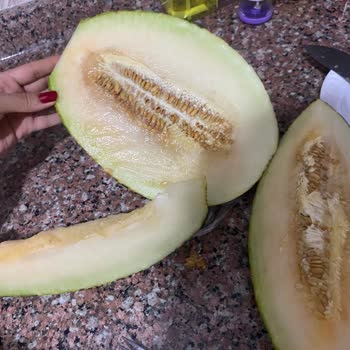Migros Hemen Bozuk Kavun Ve İade Gecikmesi: Hijyen Sorunu