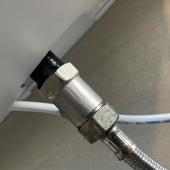 Yanlış Montaj Ve Su Kaçağı Nedeniyle Banyo Kullanılamıyor