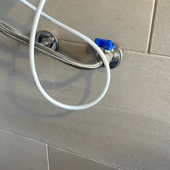 Yanlış Montaj Ve Su Kaçağı Nedeniyle Banyo Kullanılamıyor