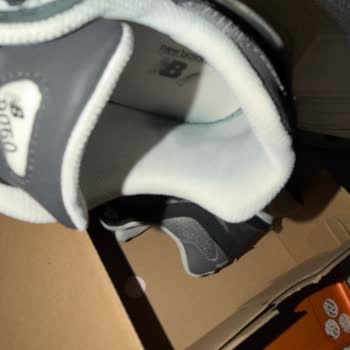 New Balance 9060 Ayakkabısında İç Boya Sızıntısı, Sağlık Riski Ve Değişim Reddi