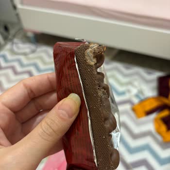 Migros Eti Canga Çikolatasında Canlı Kelebek Ve Sinek Bulundu