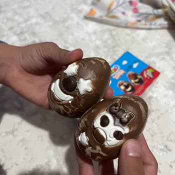 Şölen Ozmo Yumurta Kafalar Çikolatasında Renk Solması Ve Tadı Bozulmuş