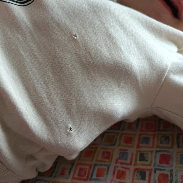 Ebebek Sweatshirtlerde Çabuk Delik Açması Ve Para İadesi Talebi