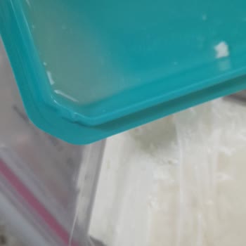 Uzun Son Tüketim Tarihli Tahsildaroğlu Ezine Peynirinin Bozulması