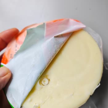A101 Dükkanından Satın Alınan Tahsildaroğlu Kaşar Peyniri İçinde Plastik Parça Bulunması