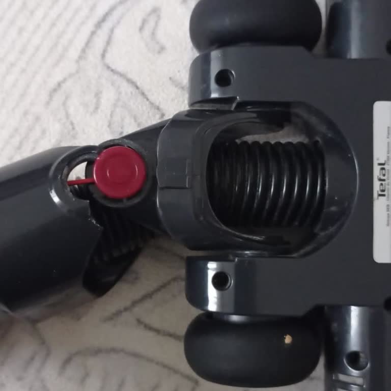 Tefal TY6973TR Süpürgenin Başlık Parçası Kırıldı Ve Müşteri Hizmetleri Yardımcı Olmadı