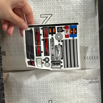 Lego Setinde Çıkartma Paketi Hatalı Ve Eksik