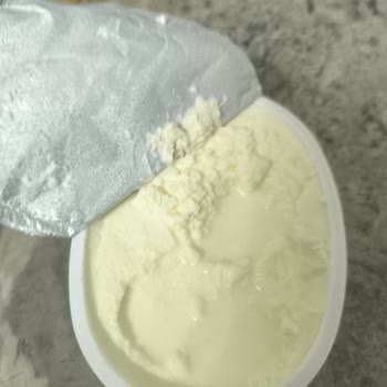 Sütaş Labne Peynirinde Taneli Doku Ve Kalite Endişesi