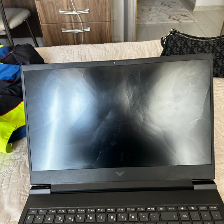 Media Markt'ta Tamir İsteğine Cevap Bulunamayan Laptop