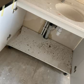 Arçelik Yetkili Servisinde Ücretsiz Olması Gereken Montaj Hatası İçin 2000 TL Ücret Talebi