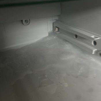 Arçelik K83720NE Buzdolabında Sürekli Buzlanma Ve Ürün Değişimi Talebi