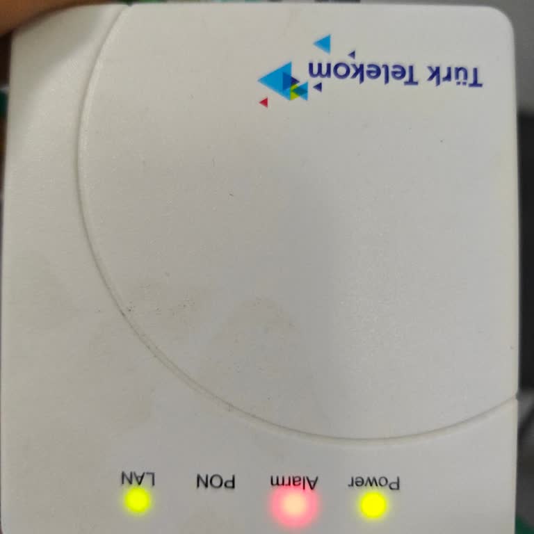 Silivri Yenimahalle'de Türk Telekom İnternet Kesintisi: Çözüm Bekleniyor