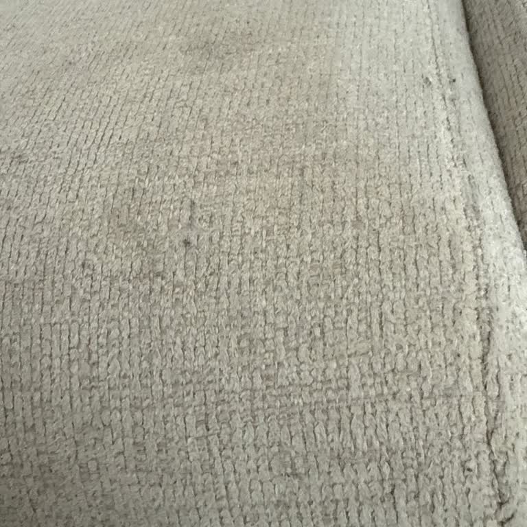 İstikbal Koltuk Takımında Üretim Hatası Nedeniyle Kumaş Tiftiklenmesi Ve Renk Atması