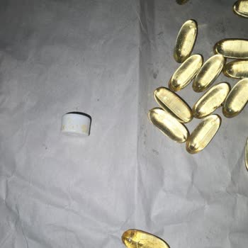 Hepsiburada Dynavit Omega 3 Ürünü Kapsüller Yapıştı Ve Şiddetli Balık Yağı Kokusu