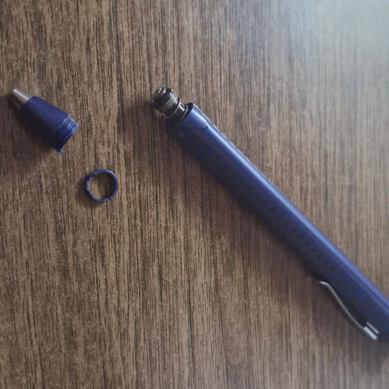 Faber-Castell Grip 2011 Kalemde Kırılan Uç Parçası İçin Yedek Talebi