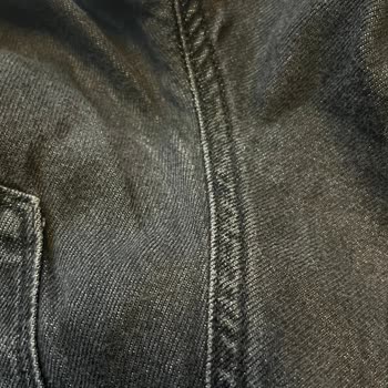 Mavi Pantolonun Ağ Bölümündeki Hızlı Aşınma Ve Değişim Reddi