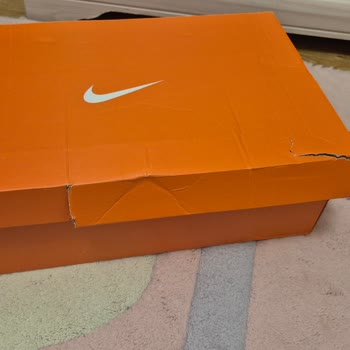 Ücretli Değişim Sonrası Aldığım Nike Vomero Plus Ayakkabısının Kırık Kutusu Ve Defolu Durumu