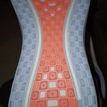 Ücretli Değişim Sonrası Aldığım Nike Vomero Plus Ayakkabısının Kırık Kutusu Ve Defolu Durumu