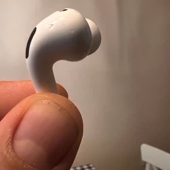 Servis Sonrası Başkasına Ait Ve Kirli AirPods Pro Gönderildi