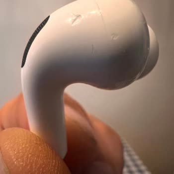 Servis Sonrası Başkasına Ait Ve Kirli AirPods Pro Gönderildi