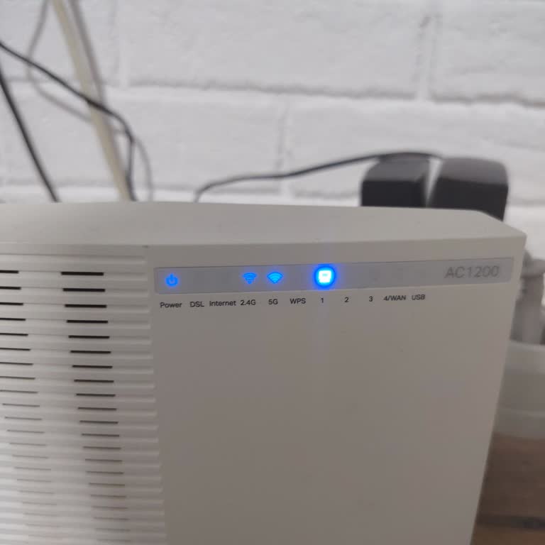 Uzun Süreli İnternet Kesintisi Ve Bilgi Eksikliği Nedeniyle Ücret İadesi Ve Sözleşme Feshi Talebi