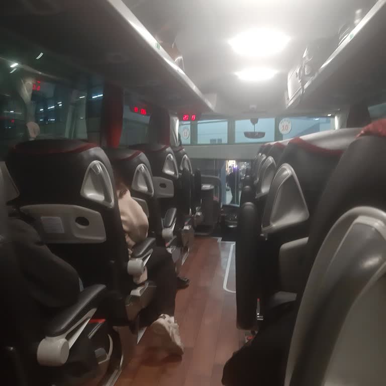 Kamil Koç Otobüsündeki Saatlerce Süren Gecikme Ve Bilgilendirme Eksikliği