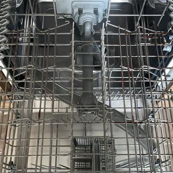 Garanti Sonrası Bulaşık Makinesi Üst Sepette Paslanma Ve Ücretsiz Değişim Talebi