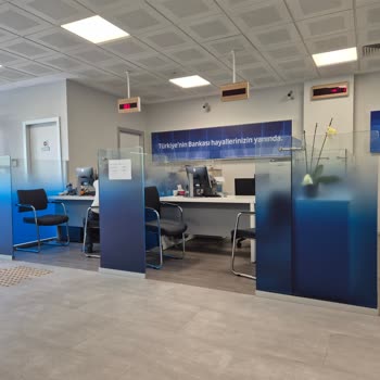 İş Bankası Şeyh Şamil Mah. Şubesinde Hizmet Yetersizliği Ve Uzun Bekleme