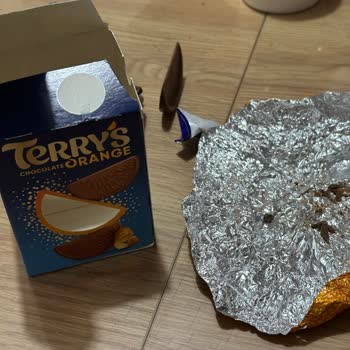 Terry’s Çikolatasında Küçük Kurtlar Görüldü Ve Sağlık Endişesi