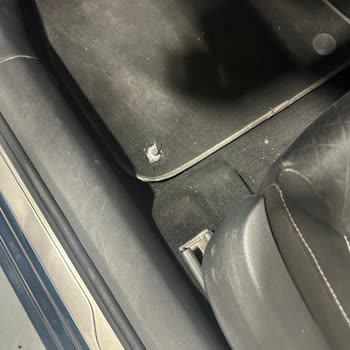 Gebze Skoda Aykan Servisinde Araç Paspası Yırtıldı, Sorumluluk Alınmadı
