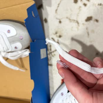 Sneaker Sepeti'nde Kusurlu Ayakkabı Gönderimi Ve İade Yanıtsızlığı