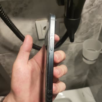 İPhone 13 Batarya Şişmesi Ve Güvenlik Riski Nedeniyle Apple'dan Ücretsiz Değişim Talebi